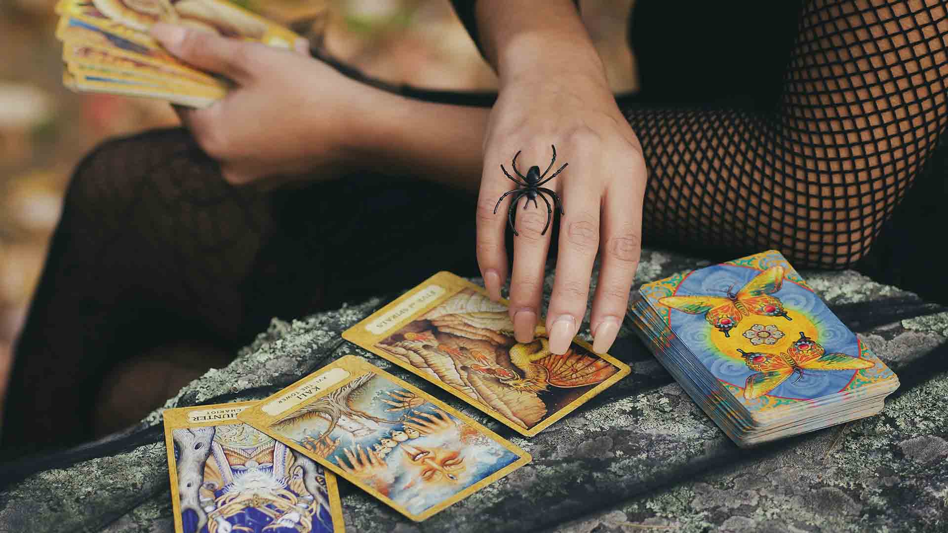 نحوه استفاده از تاروت برای مدیریت استرس